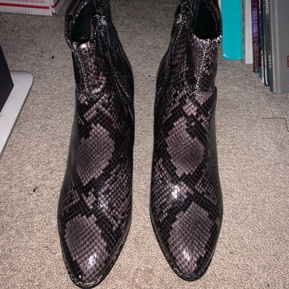 Patterned heels - Picture 2 of 4